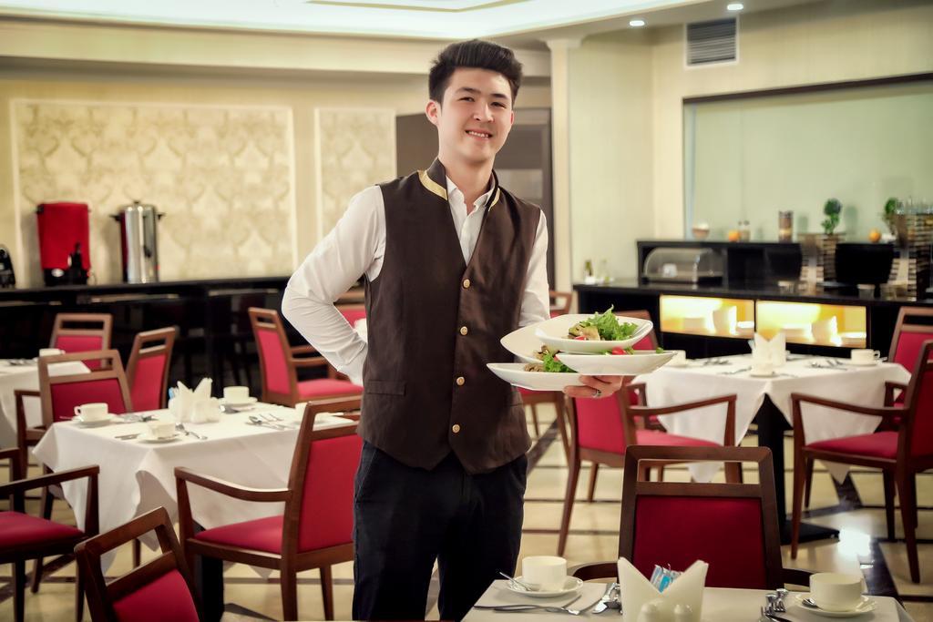 City Hotel Bichkek Extérieur photo