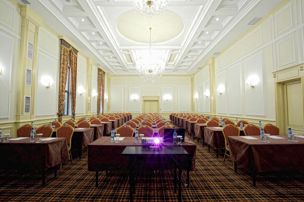 City Hotel Bichkek Extérieur photo