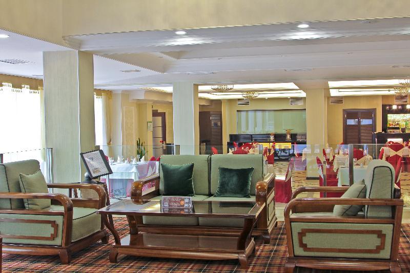 City Hotel Bichkek Extérieur photo