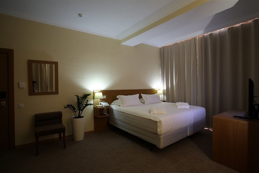 City Hotel Bichkek Extérieur photo