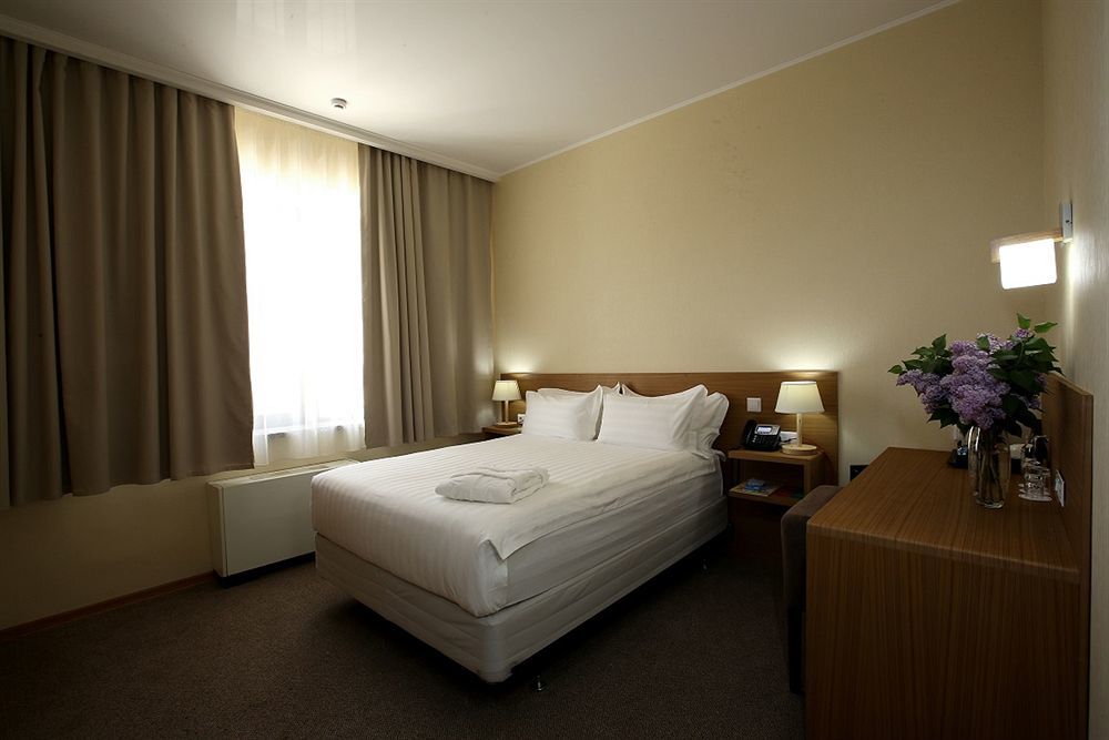 City Hotel Bichkek Extérieur photo