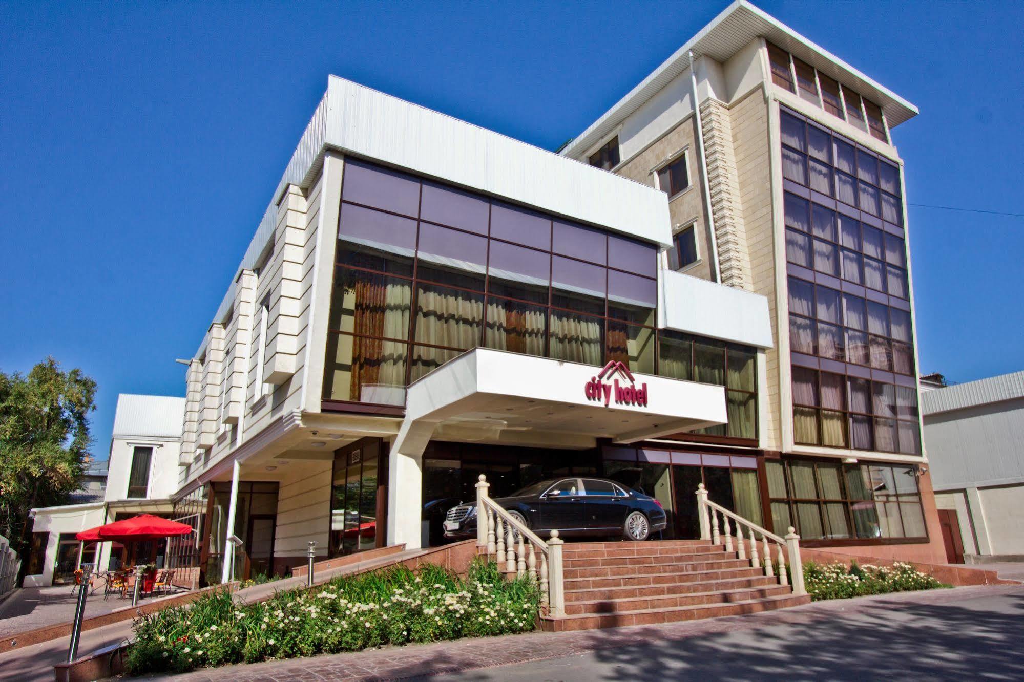 City Hotel Bichkek Extérieur photo